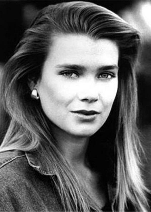Laurie Holden Lips Plastic Surgery