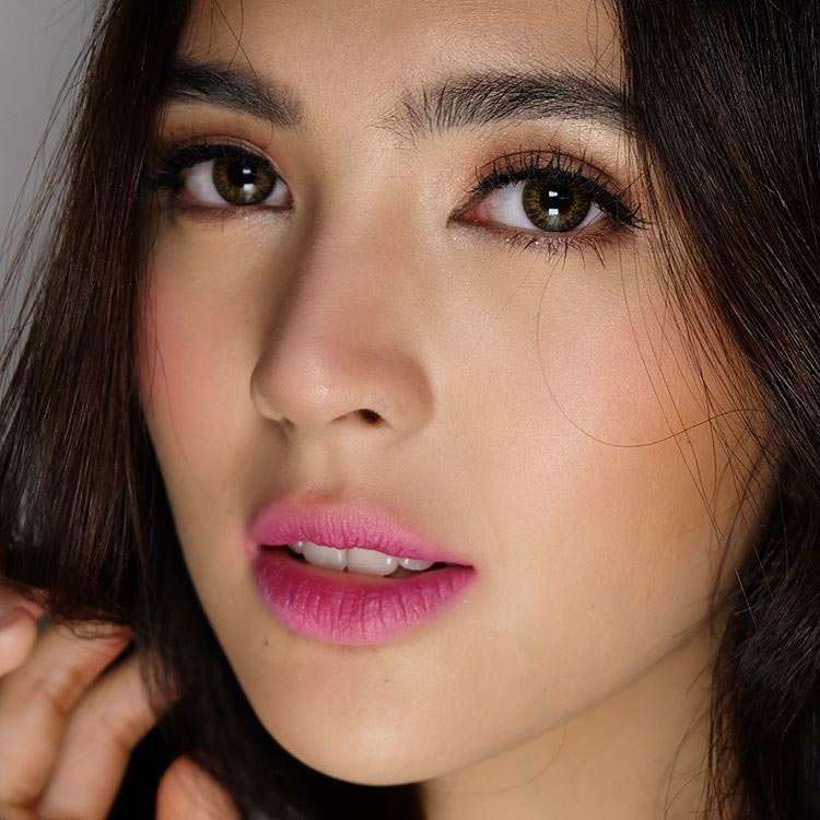 Sofia Andres Lips Plastic Surgery