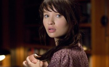 Emily Browning Plastic Surgery